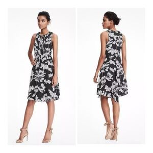 Banana Republic Black & White Floral Tie-Neck Pleated Placket Sleeveless Dress 6